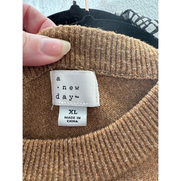 A New Day Camel Crewneck Sweater XL - Picture 3 of 5